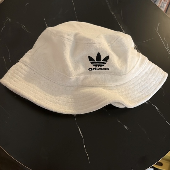 Bucket hat - Picture 2 of 3